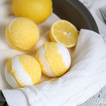 Lemon Meringue Pie Bath Bombs