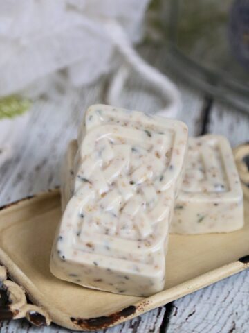 Lavender Oatmeal Soap Recipe: Easy DIY Gift