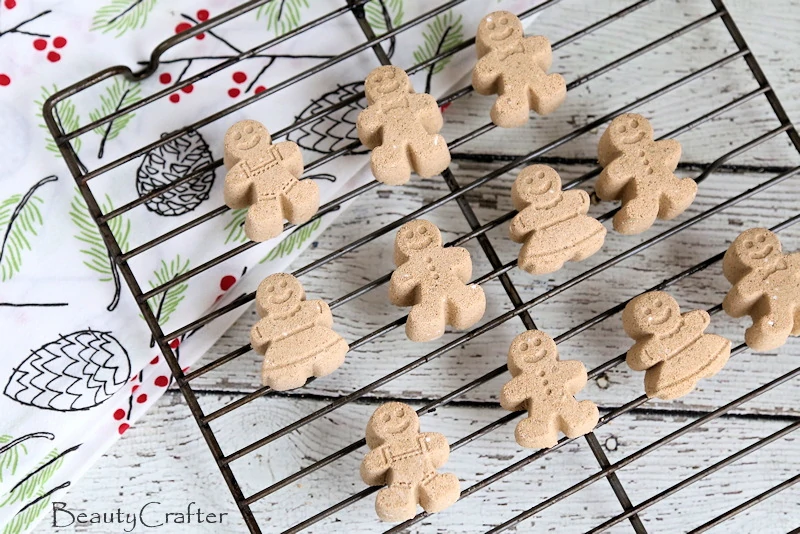 Gingerbread Bath Bombs Recipe: Cute DIY Christmas Gift - Beauty Crafter