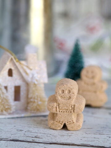 Gingerbread Bath Bombs Recipe: Cute DIY Christmas Gift