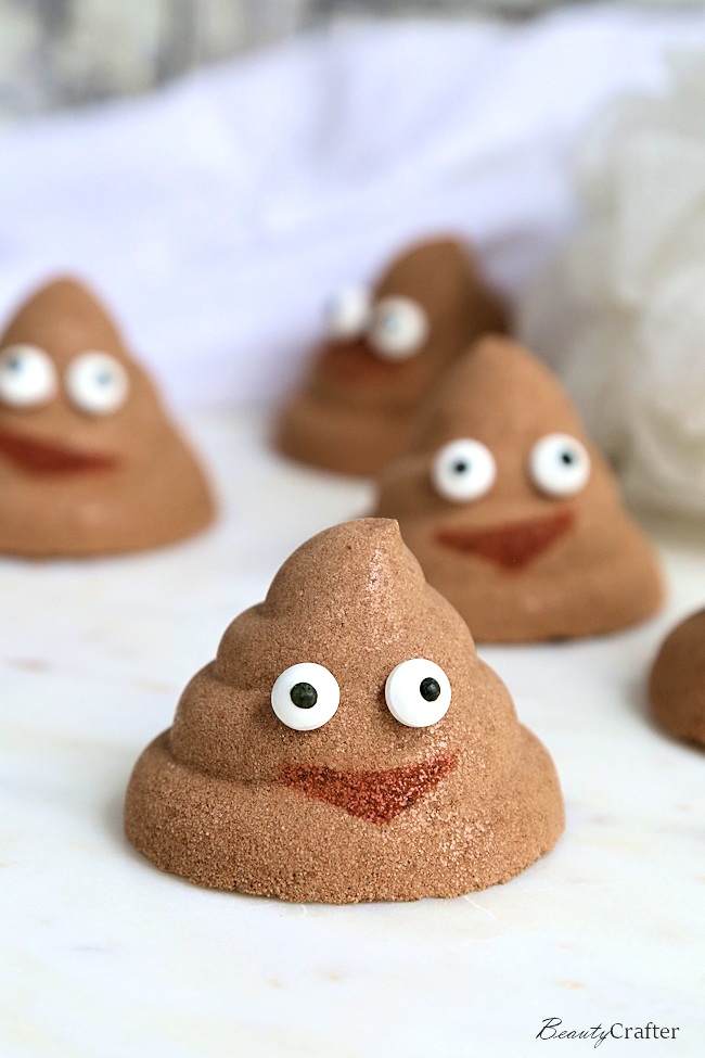 https://beautycrafter.com/wp-content/uploads/2018/10/Poop-Emoji-Bath-Bombs.jpg