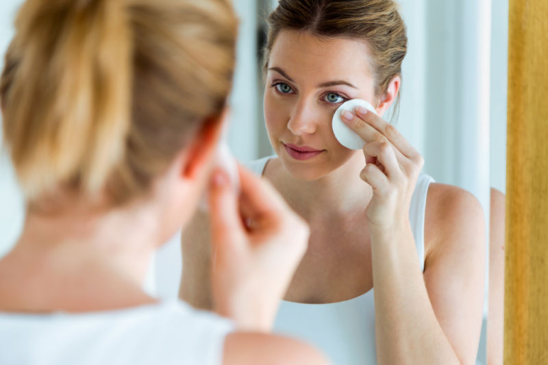 treating acne with essential oils