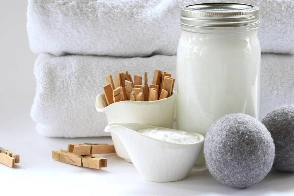 BEST ESSENTIAL OILS FOR LAUNDRY