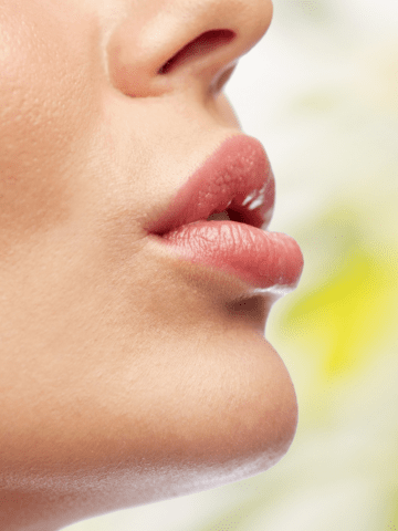 8 Best Remedies for Chapped Lips